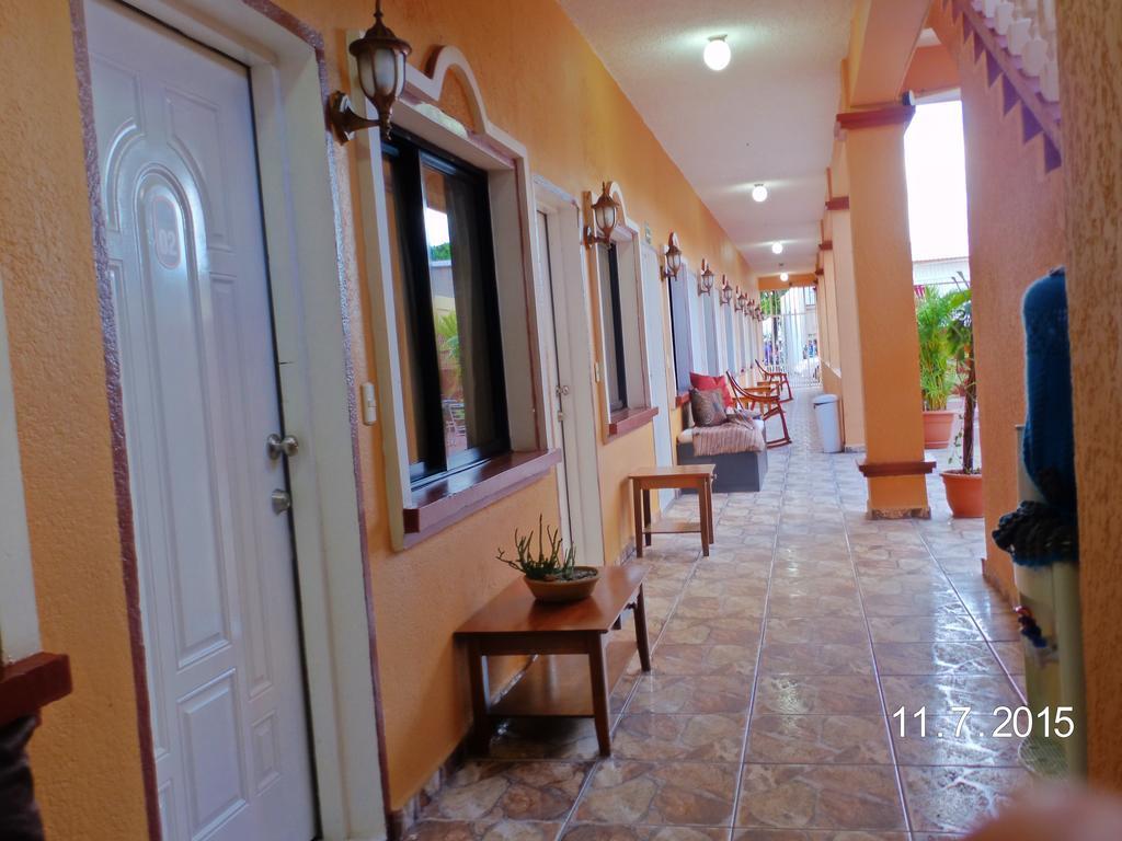 Uw Oasis Hotel 拉塞瓦 外观 照片