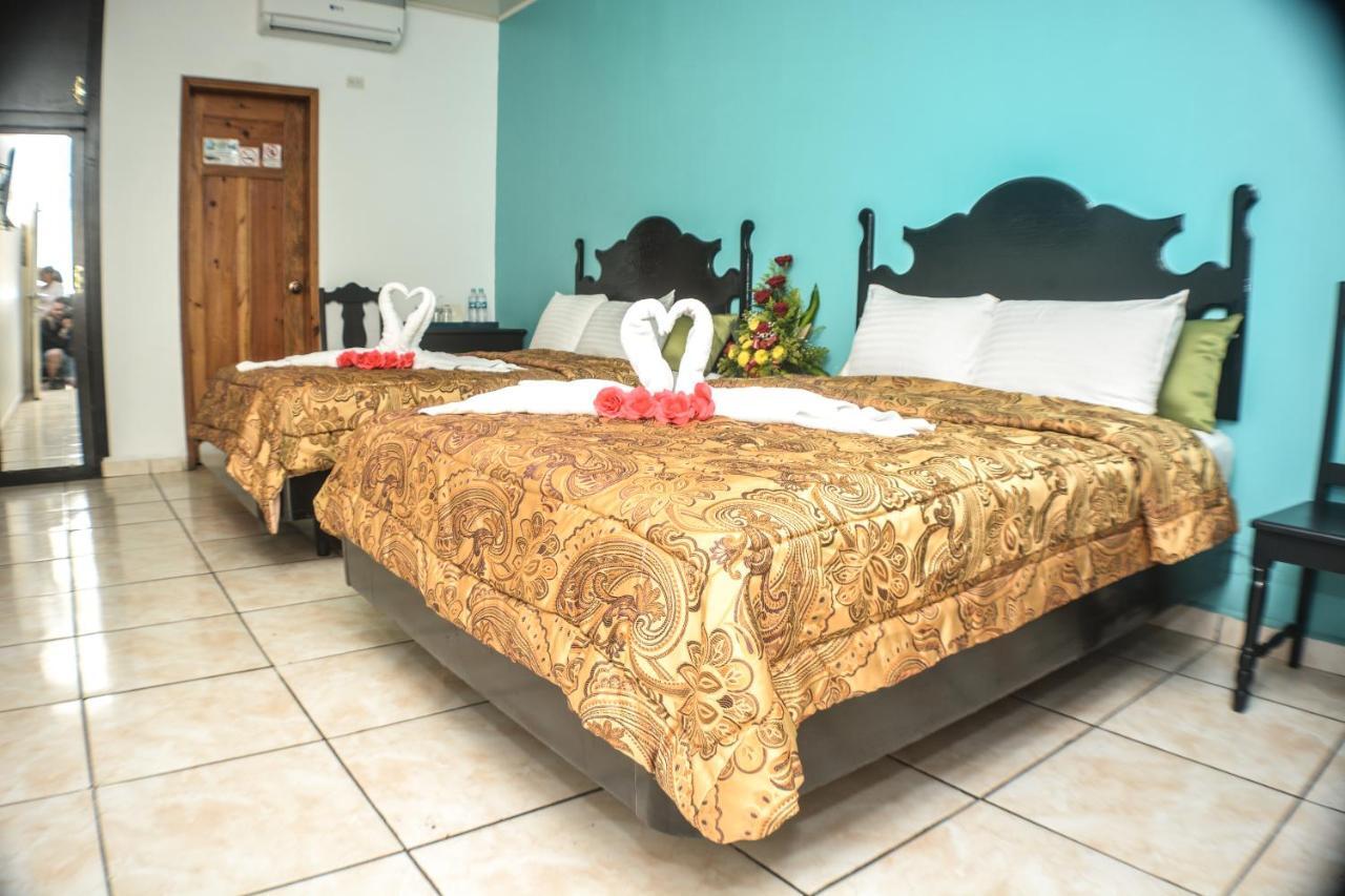 Uw Oasis Hotel 拉塞瓦 外观 照片